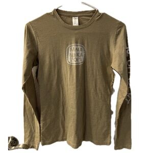 Yesterday’s Sportswear vacation tee, olive green, size M.  Good condition.